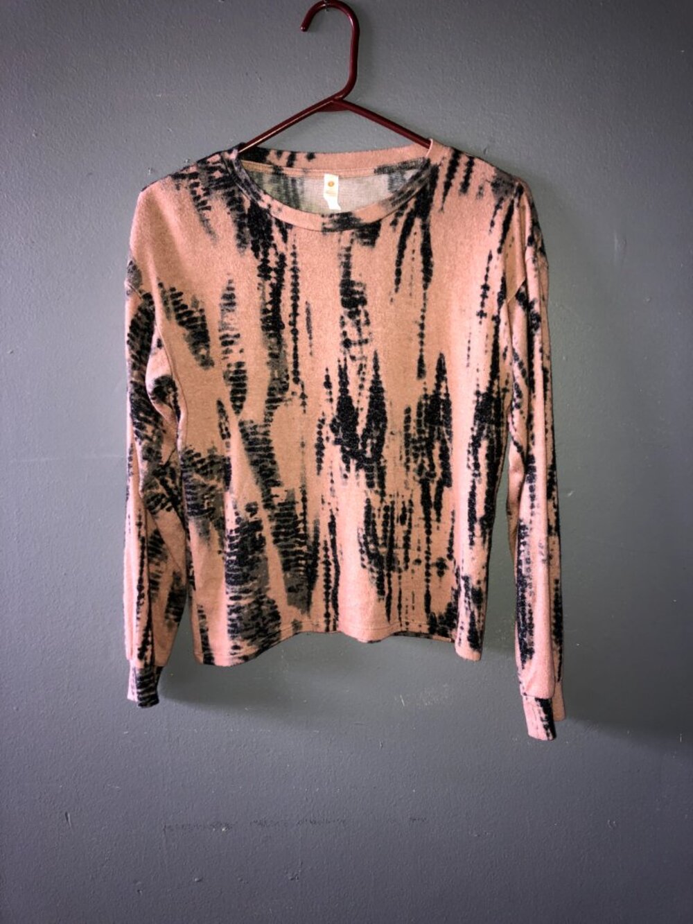 Soft Peach Tie-Dye Classic Crew Neck Sweatshirt, XL
